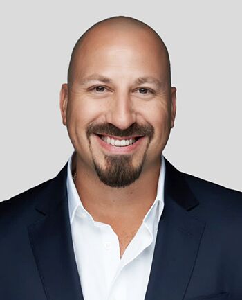 Hernan Mireles at CrossCountry Mortgage - Originating Branch Manager | NMLS #1466298 in Edinburg, TX